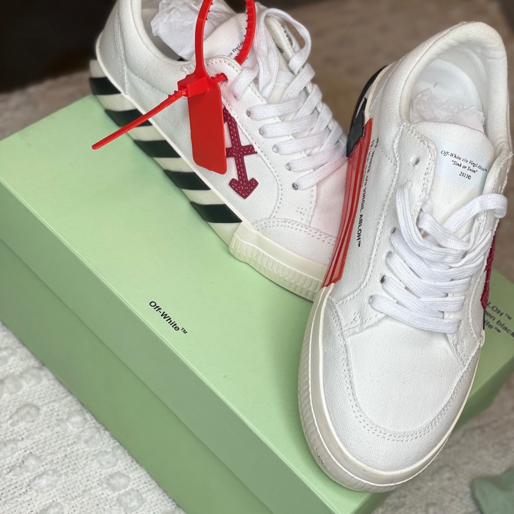Off white sneakers size 38